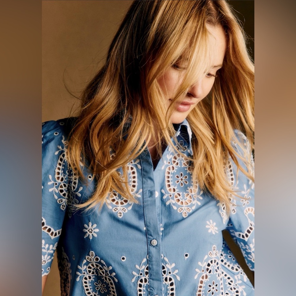 Sezane Elvira Blouse in Cream Chambray 12 / 46